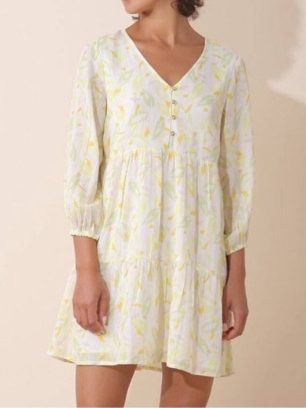 Indi and Cold San Sebastián V-Neck Floral Mini Dress in Light Yellow size M